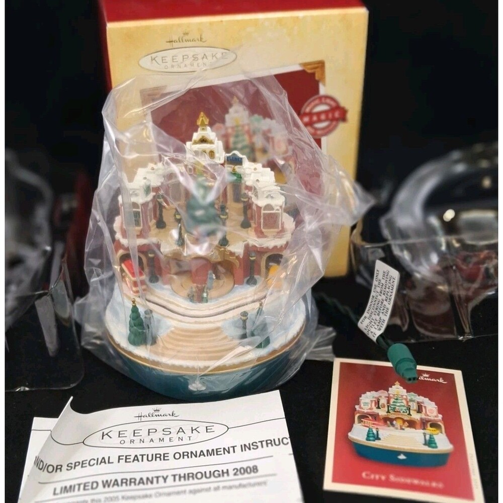 Hallmark Vintage 2005 City Sidewalks Magic Ornament with Music Light Motion NIB
